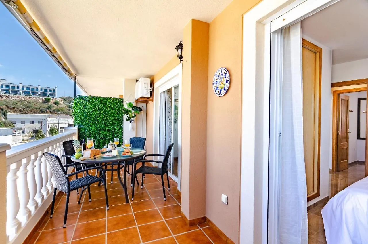 Wintowinrentals Pool, Sunny Side & Free Parking. Torre de Benagalbon