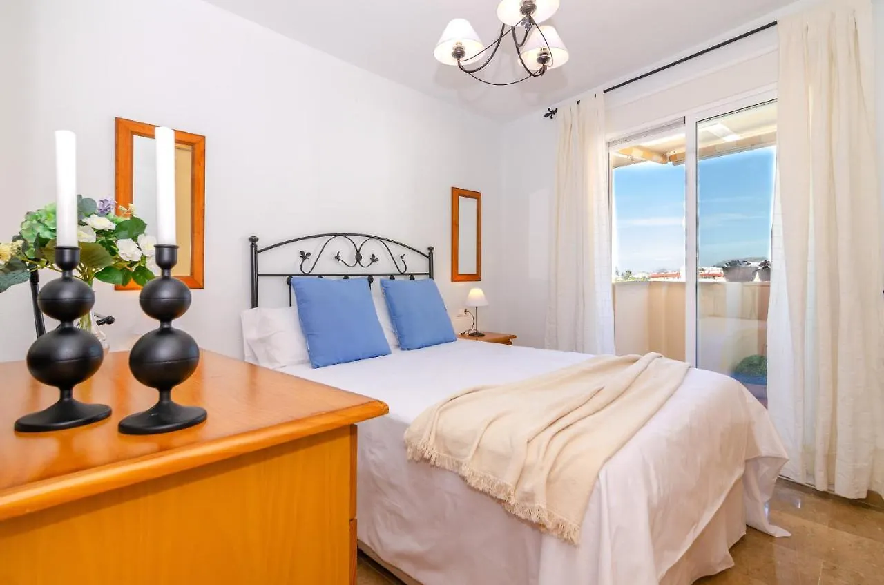 Wintowinrentals Pool, Sunny Side & Free Parking. Torre de Benagalbon Apartment