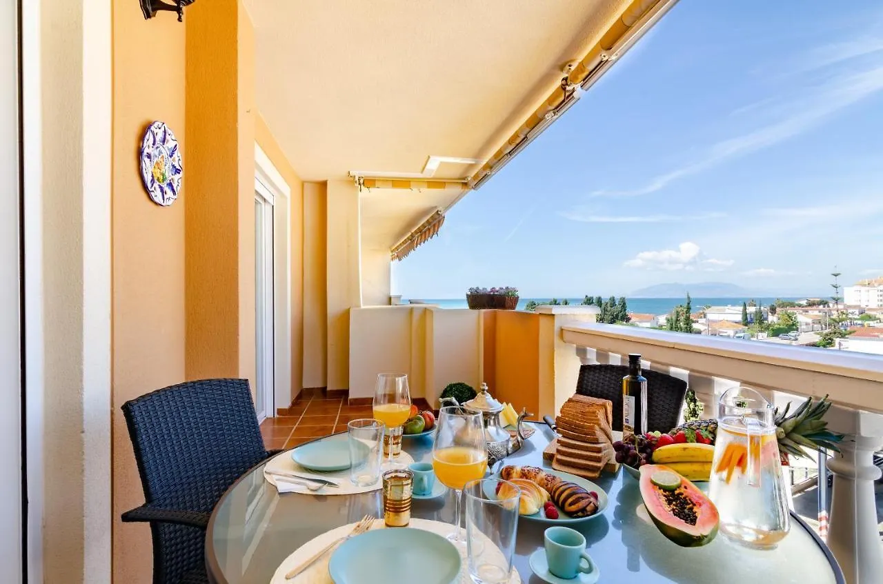 Wintowinrentals Pool, Sunny Side & Free Parking. Torre de Benagalbon Apartment